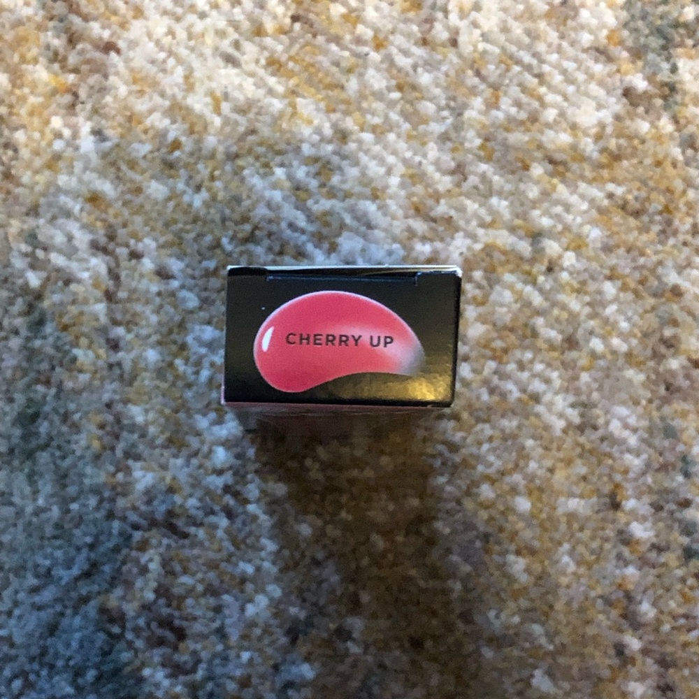 Soap and Glory Sexy Mother Pucker Ultra Plump Lipgloss - Cherry Up - Picture 3 of 3